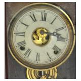 Vintage Welch Manufacturing Desk / Mantle Clock