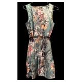 Gorgeous Sleeveless Dress / Closet by London Dress with Flowers, Back Zipper and Belt