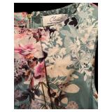 Gorgeous Sleeveless Dress / Closet by London Dress with Flowers, Back Zipper and Belt