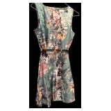 Gorgeous Sleeveless Dress / Closet by London Dress with Flowers, Back Zipper and Belt