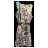 Gorgeous Sleeveless Dress / Closet by London Dress with Flowers, Back Zipper and Belt
