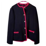 Two Beautiful Seater / Jackets Harve