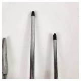 Lot Of Five Craftsman Hand Tools Screwdrivers And Pliers Great Condition