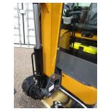 AGT Industrial QK18RXS-C Mini Excavator w/Side Swing Boom, Hydraulic Thumb, Enclosed Cab w/AC