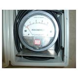 Dwyer Water Pressure Gage Set