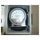 Dwyer Water Pressure Gage Set