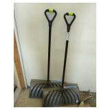 Suncast Snow Scoops x 2