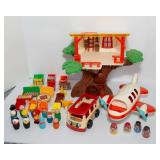 Vintage Hasbro Weebles Airplane & Vintage Hasbro Treehouse - Includes Weebles People & Miscellaneous Pieces