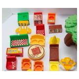 Vintage Hasbro Weebles Airplane & Vintage Hasbro Treehouse - Includes Weebles People & Miscellaneous Pieces