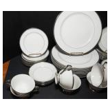 Wedding Bells by Deville Fine China – Platinum Trim & Thin Interior Line, Service for 8
