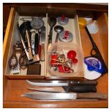 Kitchen Drawer Contents – Utensils, Knives, and More
