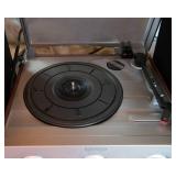 Jensen Turntable and Aiwa Speakers