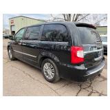 2013 CHRYSLER TOWN AND COUNTRY TOURING-L *No Reserve*