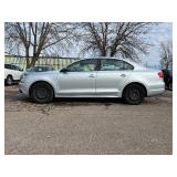2011 VOLKSWAGEN JETTA SE *2 Owners w/ no Accidents* (NO RESERVE)