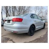 2011 VOLKSWAGEN JETTA SE *2 Owners w/ no Accidents* (NO RESERVE)