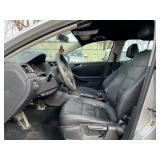 2011 VOLKSWAGEN JETTA SE *2 Owners w/ no Accidents* (NO RESERVE)