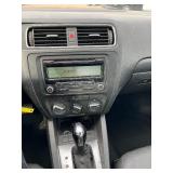 2011 VOLKSWAGEN JETTA SE *2 Owners w/ no Accidents* (NO RESERVE)