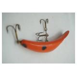 Kilma Red & White Spoon with Treble Metal Hooks