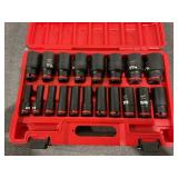 Milwaukee SHOCKWAVE 1/2 in. Drive SAE 6 Point Impact Socket Set (19-Piece)