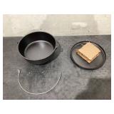 12 Inch / 6 Quart Cast Iron Camp Dutch Oven