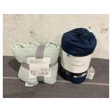 LOT OF 2 Comforter & Comforter Set