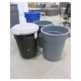RUBBERMAID 32 GALLON BRUTE/HEAVY DUTY TRASH BINS