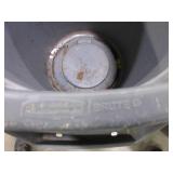 RUBBERMAID 32 GALLON BRUTE/HEAVY DUTY TRASH BINS