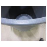 RUBBERMAID 32 GALLON BRUTE/HEAVY DUTY TRASH BINS