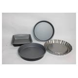 Set of 4 Non-Stick Baking Pans and Pie Dish