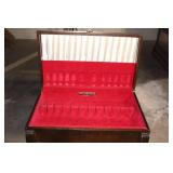 Oneida Community Tudor Plate Silverware Chest