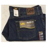 Lee Relaxed Fit - Straight Leg Jeans - Size 42 x 28 (View Photos)