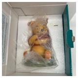 Walt Disney Classics Collection 40th Anniversary Winnie the Pooh Figurine