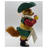 Set of 4 Charles Dickens Collectibles: Figurines and Plates