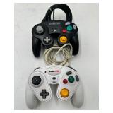 NINTENDO GAMECUNE/GAMESTOP REMOTE CONTROLLER, LOT OF 2