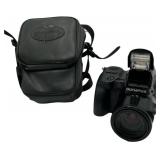 OLYMPUS CAMERA // BROKEN PARTS, NEEDS TLC