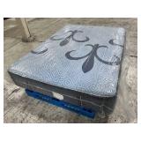 Sterns & Foster "LUX Hybrid" Plush Queen Mattress- MRSP $3,299.00 - No Reserve!