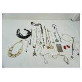Jewelry Lot: Necklaces