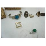 Beaded box, rings