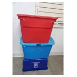 1 tote w/lid, 1 recycling bin, 1 tote w/out lid