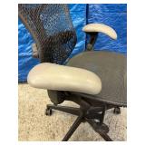 MSRP $1300 High Quality Herman Miller "Mirra" Executive Office Fully Adjustable Mobile Mesh Back Chair -Triflex Polymer Back, Adjustable Lumbar Support, Tilt Limiter & Seat Angle, Adjustable Arm R