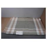 Threshold Indoor/Outdoor Accent Rug 25x38"