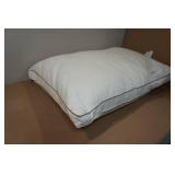 *2* Standard Goose Down Pillows