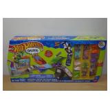 Hot Wheels Skate Aquarium and Arcade Skatepark Bundle