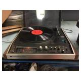 Toshiba Stereo Record Player SM-290 Powers On
