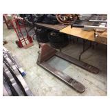 Standard 27" Pallet Jack - Operational