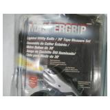 Master grip Lighted utility knife a...