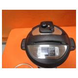 (New) Insta Pot Pressure Cooker