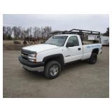 2006 Chevrolet 2500HD 4X4 Pickup w/Ladder Rack & Tool Box