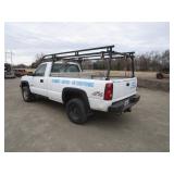 2006 Chevrolet 2500HD 4X4 Pickup w/Ladder Rack & Tool Box