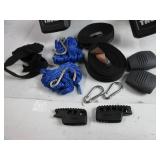 Thule Hull-a-Port XTR - Kayak j-style roof rack - Carry up to 2 kayaks - Folds flat - Pre-assembled - Locks to roof rack - Universal mounting up to 80.5mm wide load bars SLIGHTLY USED, KEYS NOT INCUDE